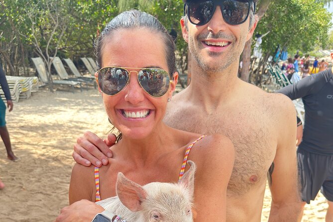 4-Island Tour Swimming Pigs, turtles, snorkeling , rose island, - The guides and captains make the day feel easy