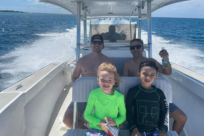 4hr Private Tour Island Hop Snorkel w/ Turtles & Sip Bahama Mamas - Atlantis Love Tunnel Photo Stop and How to Use That Time