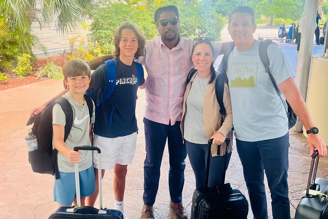 Airport-Atlantis Paradise Island Private Roundtrip Transportation - Your Return Trip: Coming Back to the Airport Smoothly