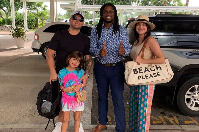 Airport-Atlantis Paradise Island Private Roundtrip Transportation - Value Check: Is $180 Per Group a Good Deal?