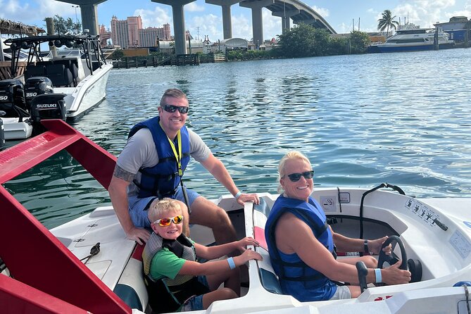 Atlantis Bridge Speed Boat Adventure - Driving the boat: how much control you really get