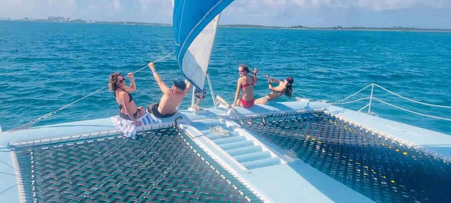 Bahamas: Swimming Pigs & Snorkeling Cruise with Lunch & Rum - Key things to know before you go