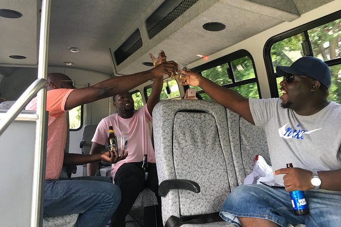 Bahamian Beverages & Bites Tour - Meet Your Guide, Follow the Rhythm, and Expect a Friendly Small Group