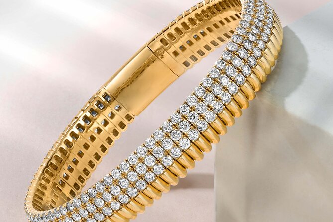 Champagne and Diamond Shopping Experience in Downtown, Bahamas - FAQ