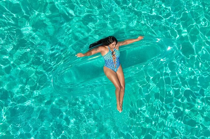 Clear Kayak Photoshoot in Nassau ,Bahamas. - Clear Kayak on Junkanoo Beach: what you are really booking