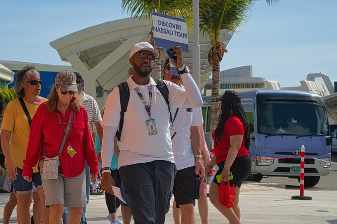 Discover Nassau Sightseeing Tour plus Atlantis Resort Visit - Government House and Gregory’s Arch: quick hits on colonial Nassau