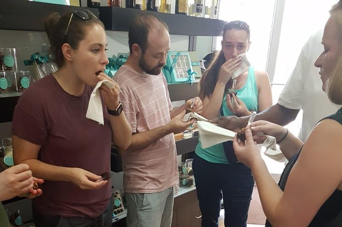 Flavors of Nassau Food Tour - Drinks Included, 18+ Rules, and the Pace of the Tour