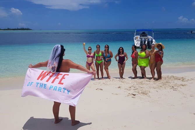 Honor Roll Private Bahamas Boat Charter - Drinks, Snacks, and the Surprise Value of Group Photos