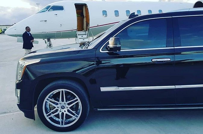 Luxury Escalade Cadillac Private Roundtrip Transportation - Who This Works Best For in Nassau
