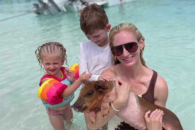 Nassau: 3 islands Pigs,Turtles,Snorkel & Beach Club with lunch - Boat size, meeting points, and small-day surprises you should plan for