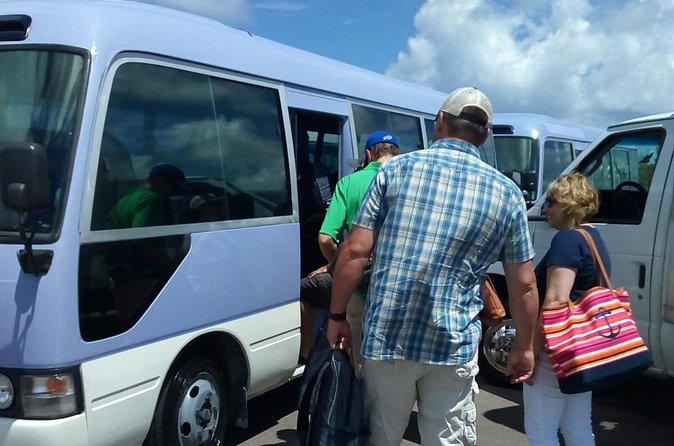 Nassau Airport Group Round-Trip Transfers - Vehicle comfort: what “good” looks like and what to watch