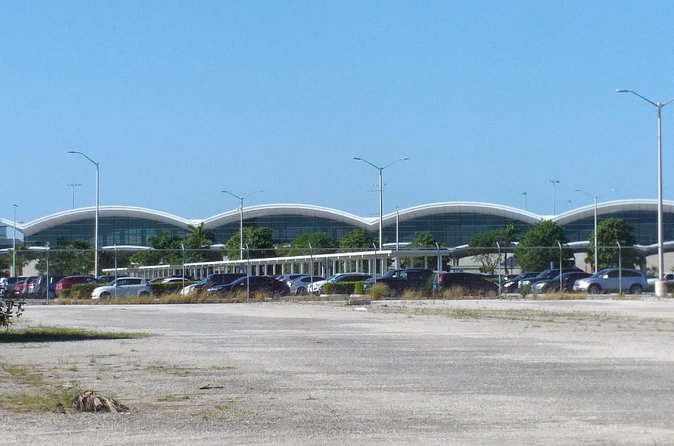 Nassau Airport to Palm Cay - group transportation in comfort - Value check: $100 per group for up to 4