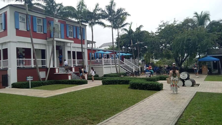 Nassau City Tour: Discover the Charms of Old Charles Town - Wine, Peanut Coladas, and the Adult Sampling Stops