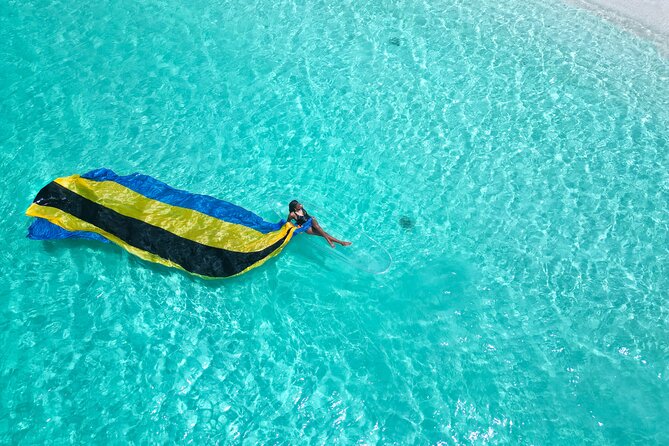 Nassau Clear Kayak Drone Photoshoot- Floating Dress - The floating dress experience: from your outfit to the long train