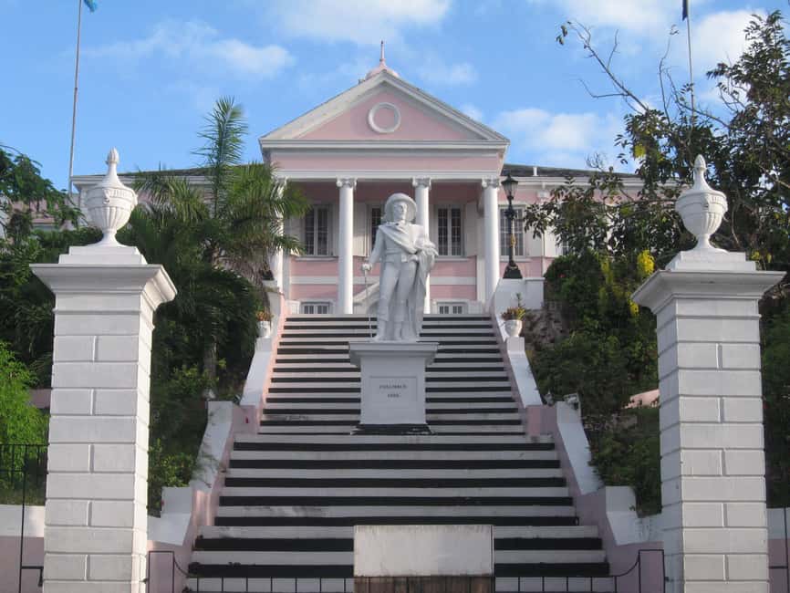 Nassau: Cultural Walking Tour of Downtown Nassau Attractions - Elizabeth Avenue: Queen’s Staircase and the Water Tower