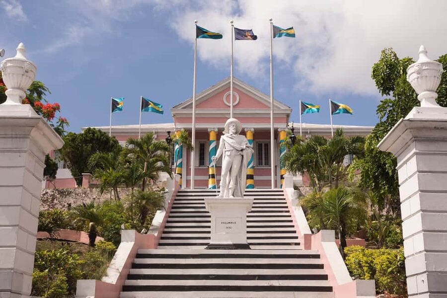Nassau: E-Scooter Tour with Food Tasting and Local Drinks - Who should book this Nassau scooter and food tasting tour