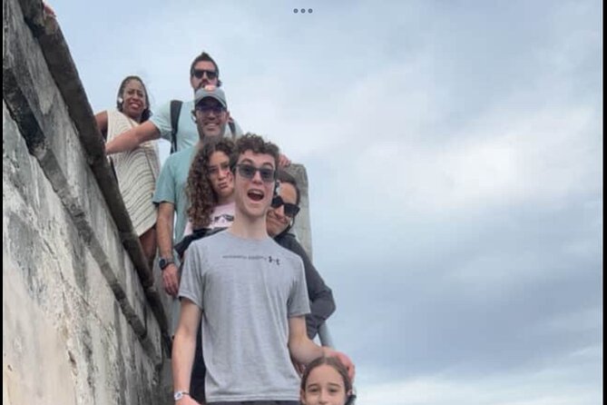 Nassau Historical Walking Tour - Supreme Court, First Prison Building, and the WWII Monument
