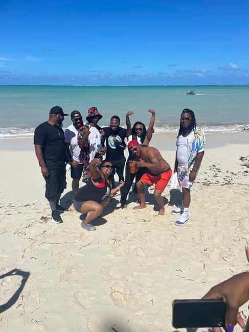 Nassau: Land Tour with Local Food & Rum Tasting - Grey Cliff: Chocolate and Wine in One Stop
