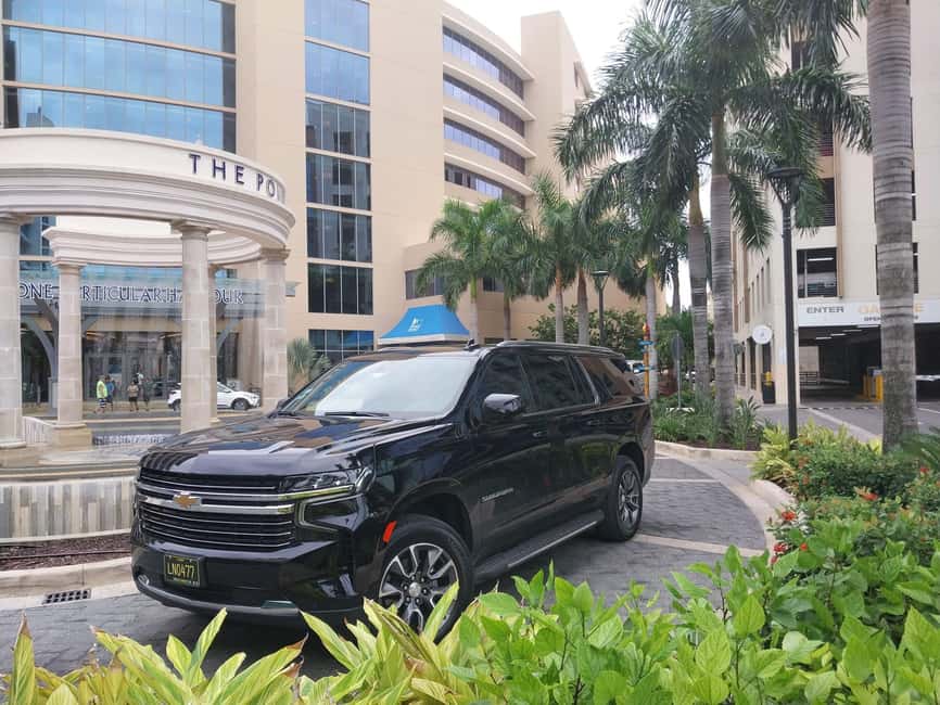 Nassau: Private and Personalized Island Tour - Rawson Square and Parliament Square: where the city tells its story