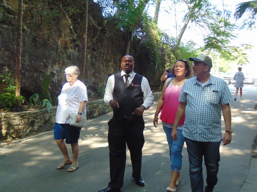 Nassau: Private and Personalized Island Tour - Paradise Island cloisters and the Gardens of Versailles: a calmer, scenic chapter