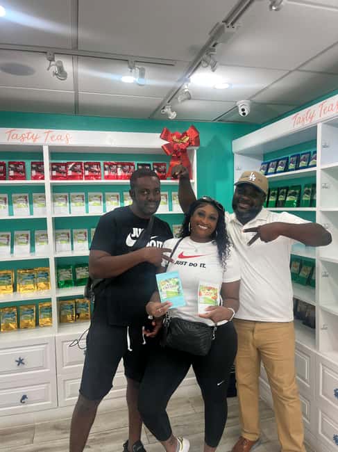 Nassau: Private City Highlights Tour - The Bahamas Rum Cake Factory: souvenirs, photos, and a quick bite