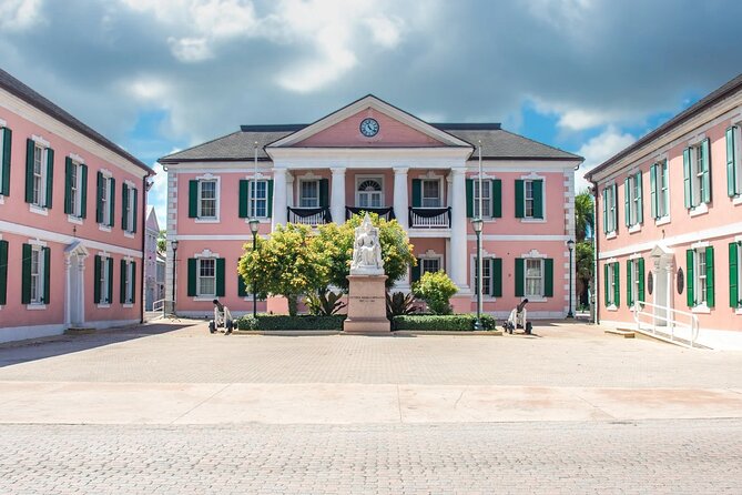 Nassau Private Highlights Sightseeing Tour - On-board comfort and guide style, what makes this tour feel easy