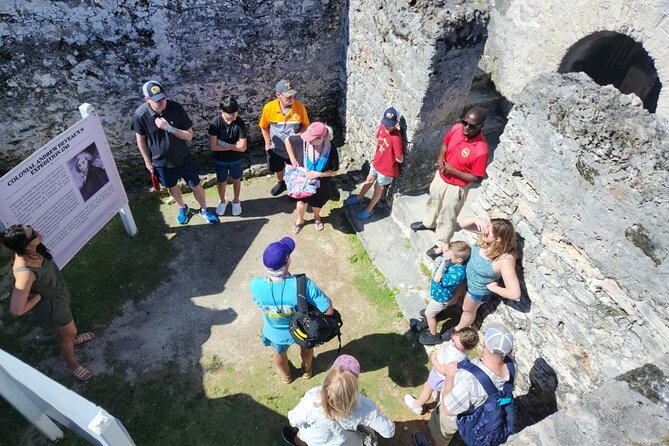 Nassau's Half Day Bus City Tour: Guided Tour with Free Samples - Fort Fincastle and Fort Charlotte, the pirate and harbor-protection chapters