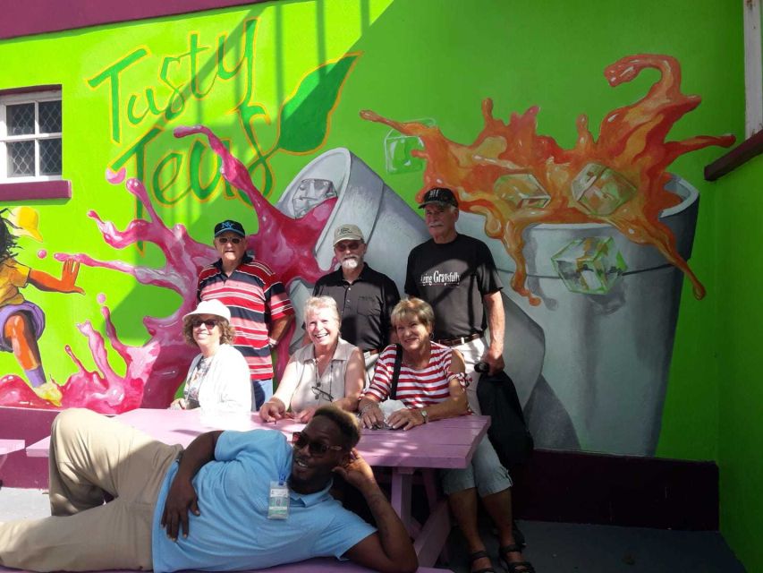 Nassau: Sip, Sample & See, Food & History Bus Tour - Stop 2: Open fish market stop, conch salad, and real seafood freshness