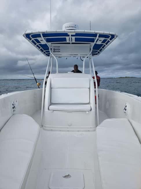 Nassau: Sport-fishing private charter . - Offshore, inshore, and bottom fishing, how to choose the right style