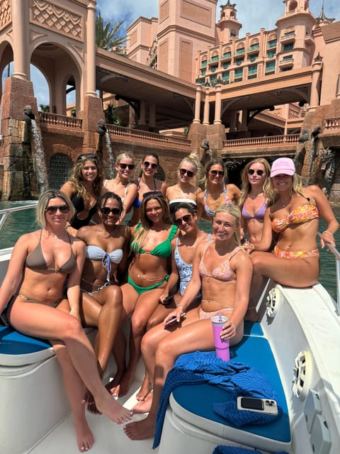 Nassau: Swimming Pigs and Turtles Boat Tour with Snorkeling - Green Cay Turtle Encounter: A More Peaceful Finish