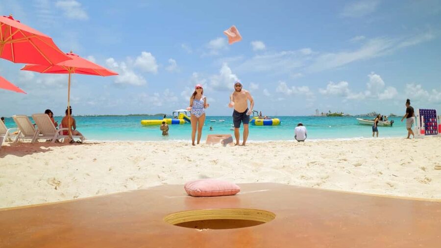 Nassau: Swimming Pigs, Snorkeling, Lunch, & Beach Boat Tour - The Jet Boat Ride: Scenic Stops and Quick Glimpses of Big Names