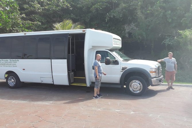 Nassau Transportation - Where You Meet: Atlantis Paradise Island and the Placard System