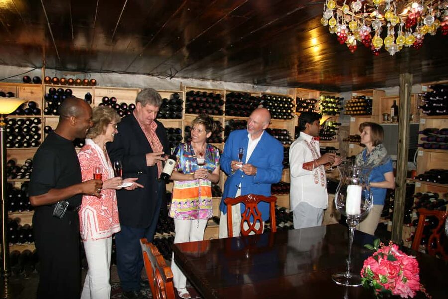 Nassau: Wine Luncheon at the Graycliff Restaurant - Champagne welcome and how the sommelier keeps the pairing on track