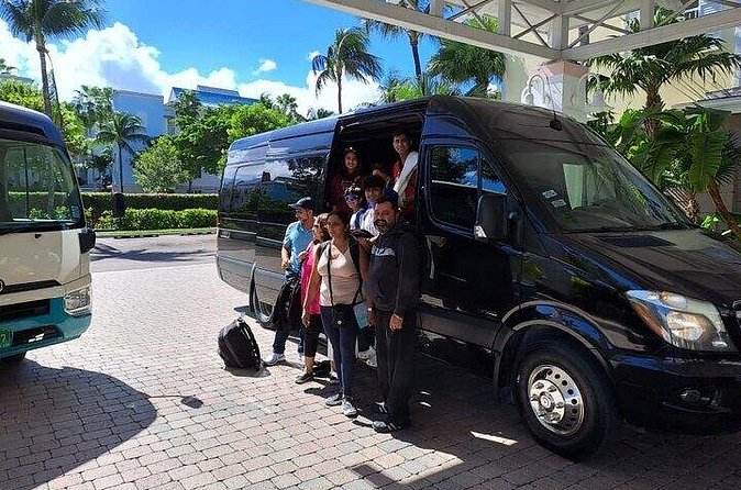 One Way Private Bahamas Airport Transportation with Free Wifi - Families and young kids: car seats and boosters included