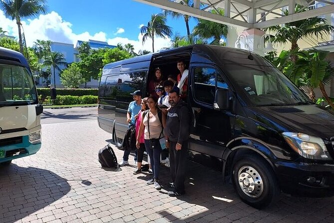 One Way Private Bahamas Airport Transportation with Free Wifi - The chauffeur routine: exactly what happens from exit to arrival
