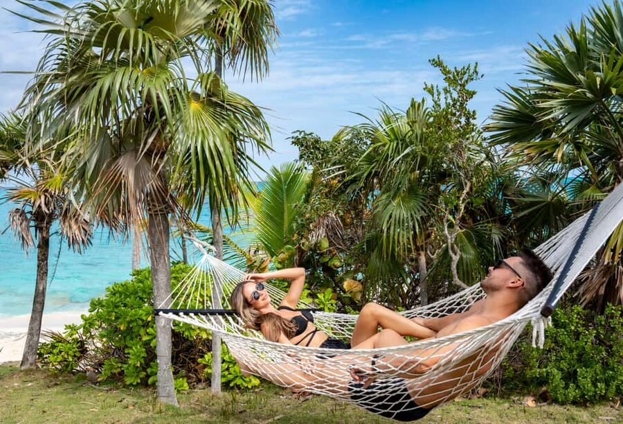 Paradise Island: Rose Island Tour with Swimming Pigs & Lunch - Who This Tour Suits Best (and Who Might Skip It)