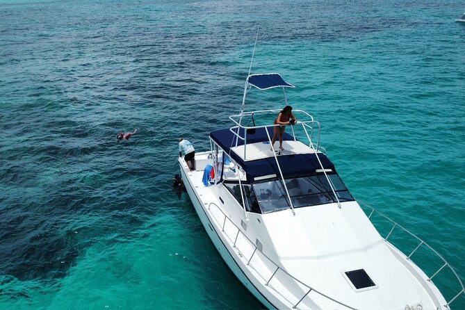 Private 38' Defender Sportfishing/Swim with Pigs in Nassau - Bottom Fishing That Works for Families and Kids