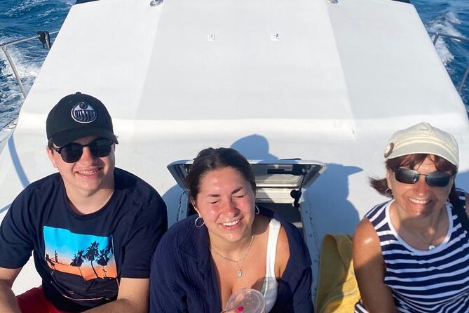 Private 38' Defender Sportfishing/Swim with Pigs in Nassau - What the Crew Names Like Mike and DeAngelo Signify for Your Day