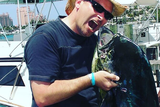 Private Charter for snorkeling, swimming pigs, turtles & fishing.... - What the 4-Hour Charter Feels Like On Real New Providence Water