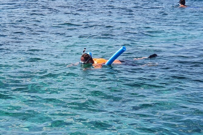 Private Charter for snorkeling, swimming pigs, turtles & fishing.... - Comfort Details That Actually Matter: Bathroom, Bluetooth, and Cooler Water