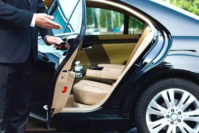 Private One-way Transfer Lynden Pindling Airport To Nassau - Who This Transfer Works Best For