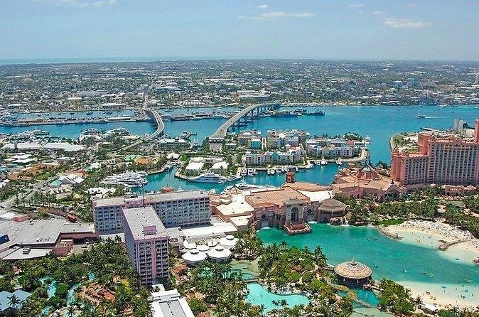 Private Roundtrip Minivan Airport Transfer to Paradise Island - How long the transfer takes and what to plan around