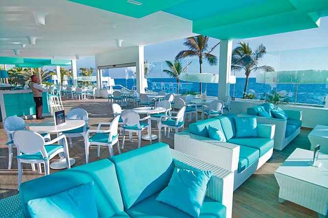 Round trip Airport (LPIA) to Atlantis, Comfort Suites, Warrick, Harbourside, RIU - Hotel names to know: Atlantis, Harbourside, RIU, and the rest