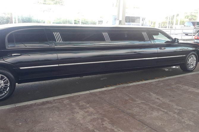 Round Trip Nassau Airport ARRIVAL (NASSAU LIMOUSINE) - Landing at NASSAU International Airport: meet, find your car, go
