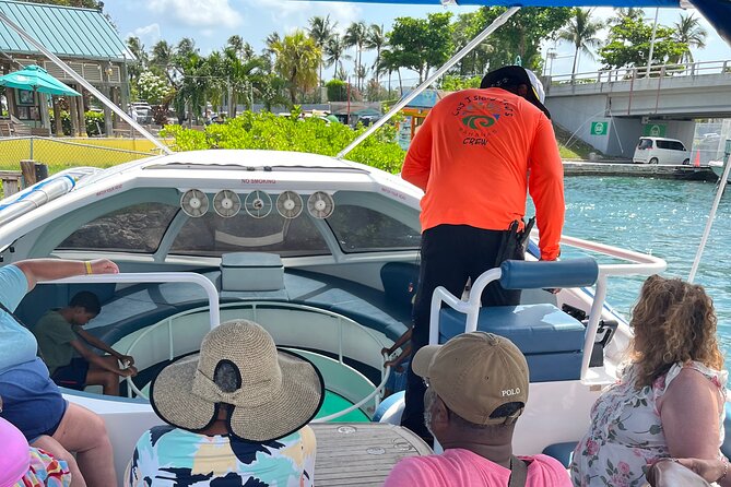 Semi Submersive Glass Bottom Boat Eco Tour in Paradise Island Bahamas - What the Crew Teaches You (From Captain Turbo to Jahiem)