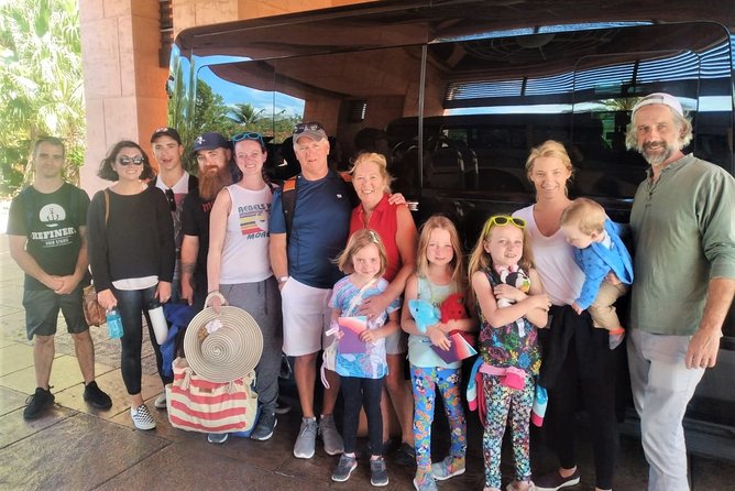 Small Group/ Family Private Roundtrip Airport Shuttle - Key things to know before you land in Nassau