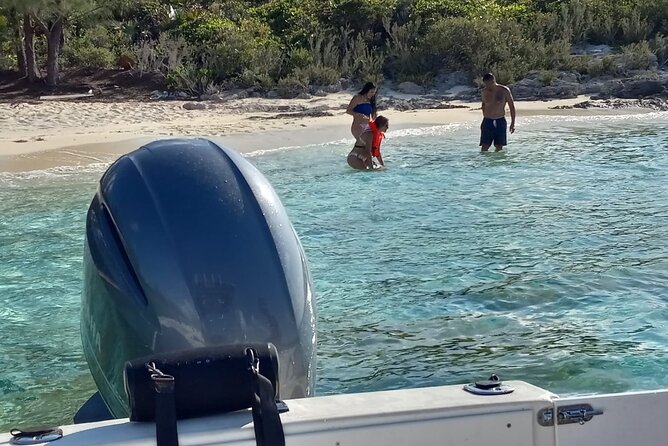 Snorkeling, Swim with Turtles & Beach Day - Your Sail Around Nassau: How the Captain Structures the Day