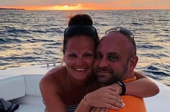 Sunset cruises - The personal touch that you remember, like Captain Keith’s extra help