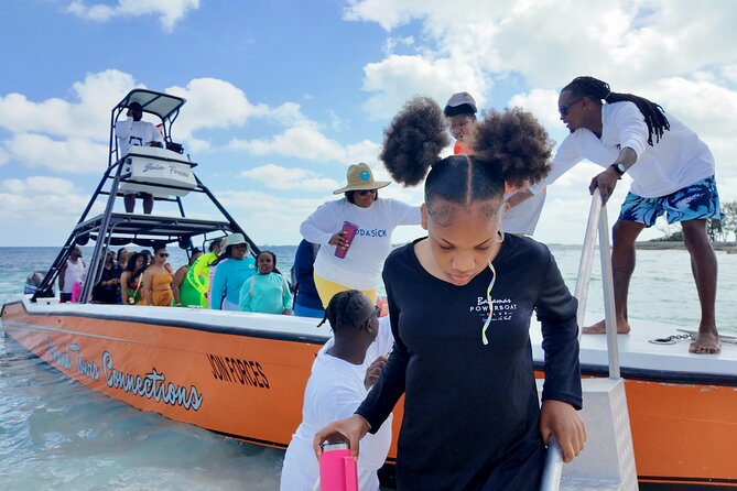 Swimming Pigs, Snorkeling and Beach Tour in Nassau Bahamas - The Crew Vibe: What Makes the Experience Feel Easy