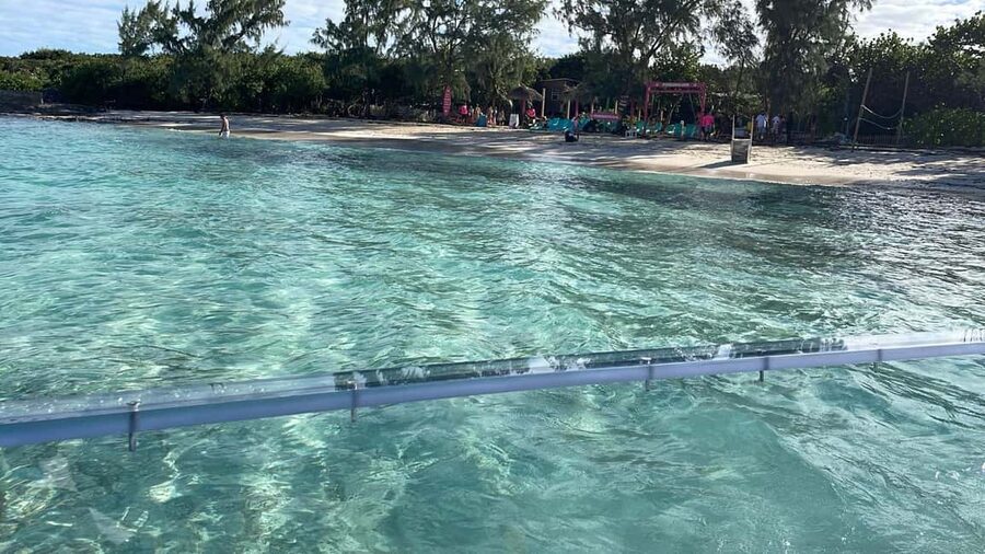 The Clear Boat Experience Bahamas drinks and snacks included - Key things I’d circle before you go